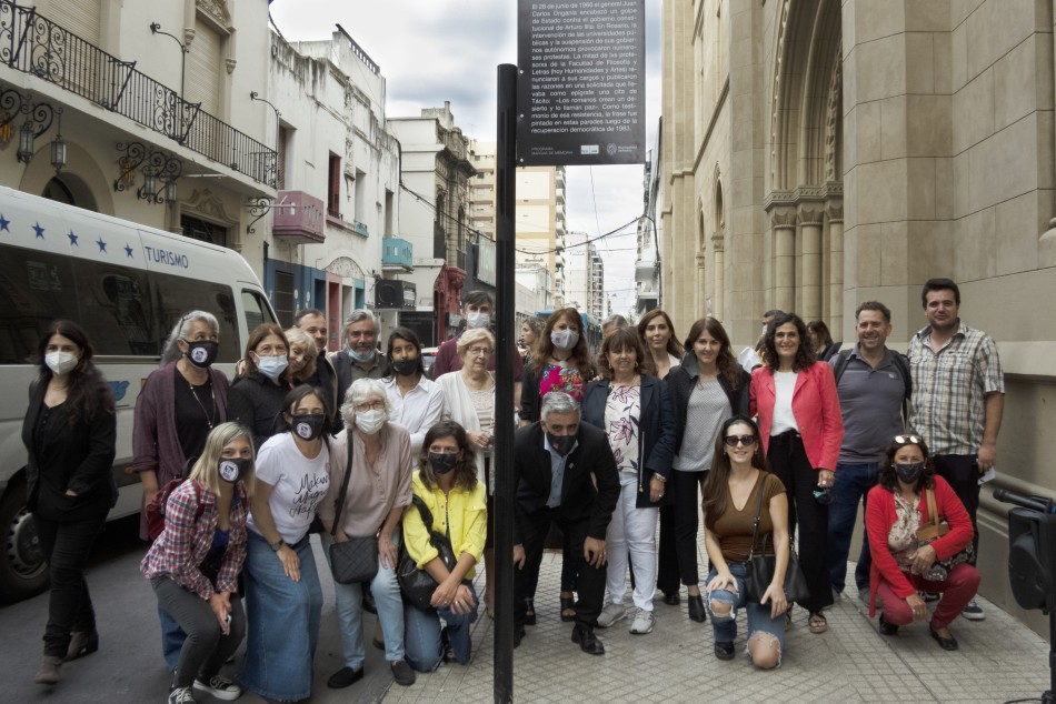 352993 | Acto de señalización en la Facultad de Humanidades y Artes (UNR) - Claudia Cagnone