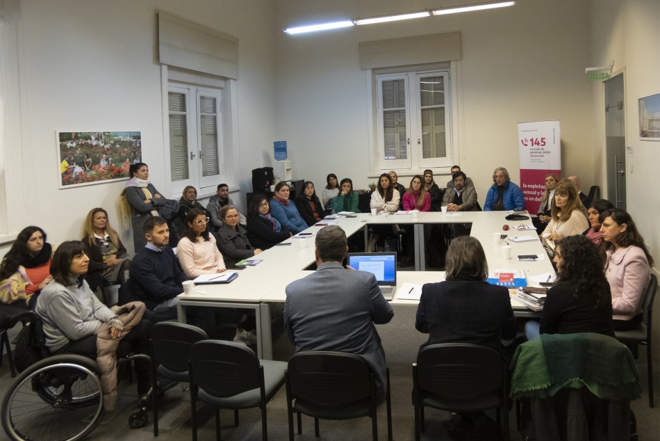 366711 | Reunión de la Mesa Municipal de Lucha contra la Trata - Claudia Cagnone