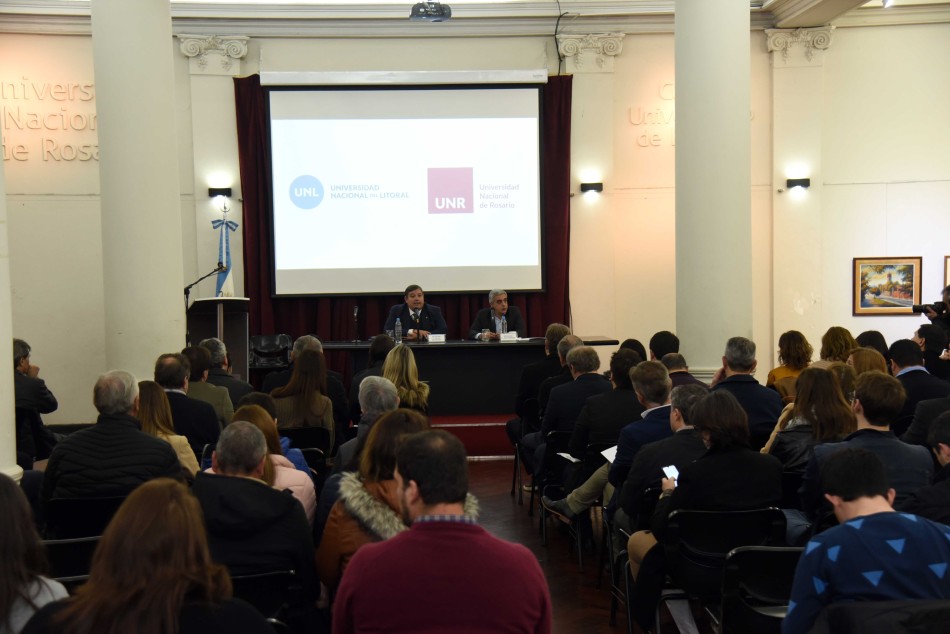 374249 | Firma de convenio Programa Munigestión - Subsecretaría de Comunicación Social (Silvio Moriconi)