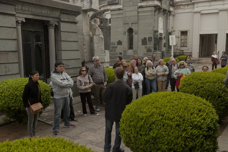 375548 | Visita guiada diurna al cementerio El Salvador -