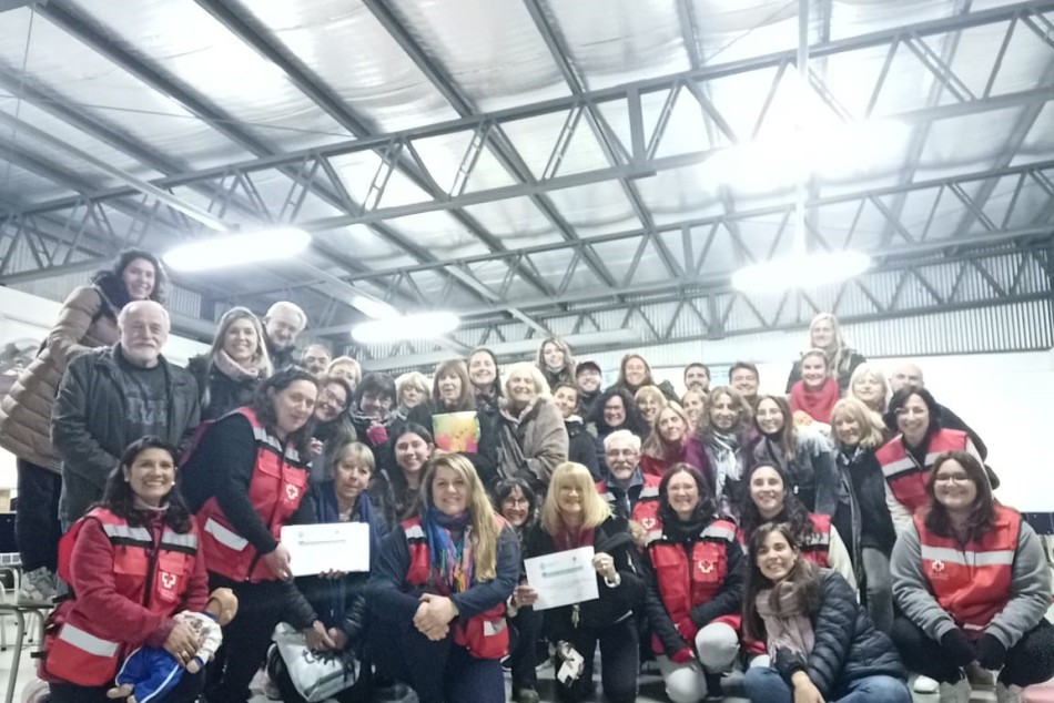 383356 | Cruz Roja brinda capacitaciones de RCP y primeros auxilios en vecinales - Municipalidad de Rosario