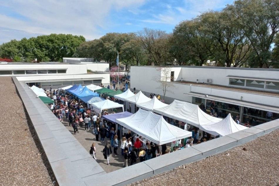 385788 | Expo Educativa en el CMD Sur - Sergio Flores - Comunicación CMD Sur