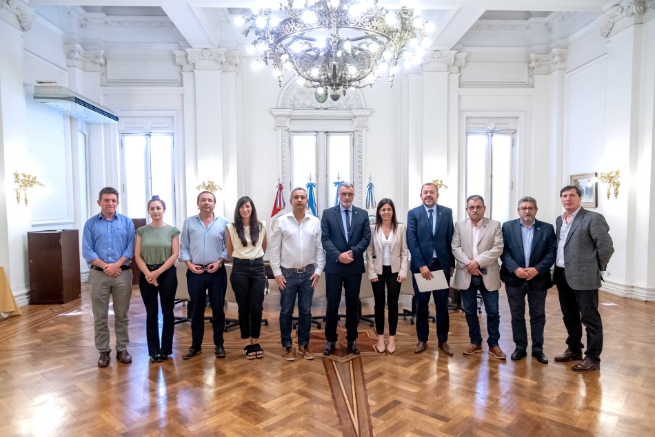 389499 | Firma convenio Ministerio de Seguridad - Subsecretaría de Comunicación Social (Marcelo Beltrame)