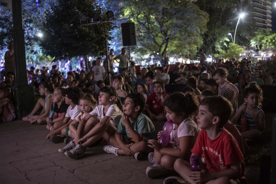 401757 | Nochecitas en Embarcaderos - Sec. de Cultura y Educación (Guillermo Turin Bootello)