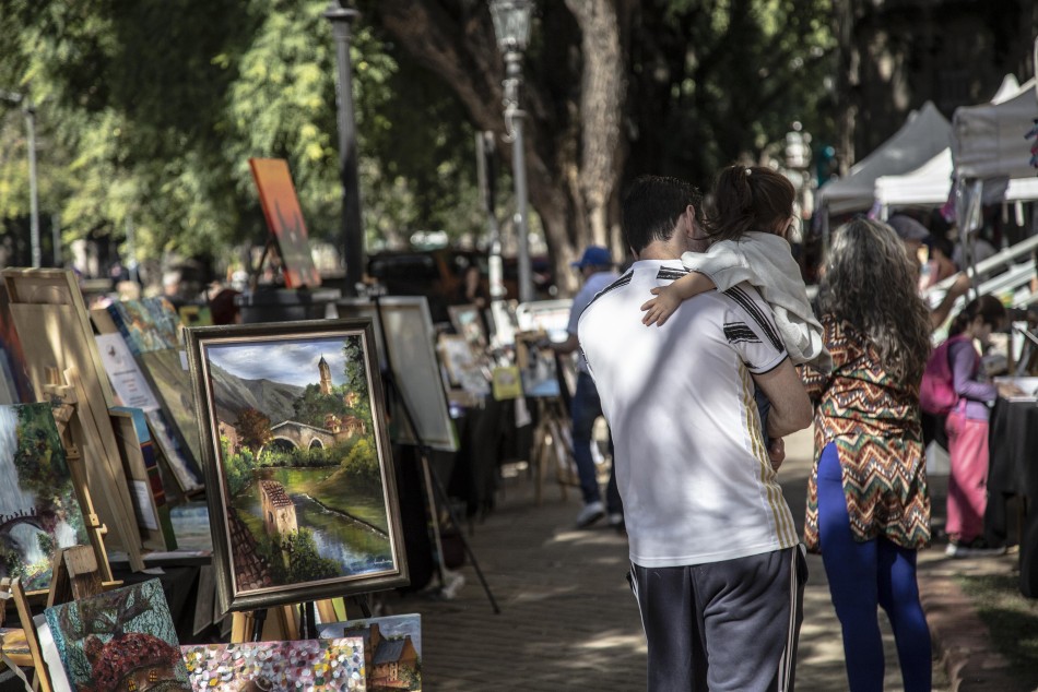 420803 | Mercado de las Artes en Sargento Cabral y Av. Belgrano - Sec. de Cultura y Educación (Guillermo Turin Bootello)