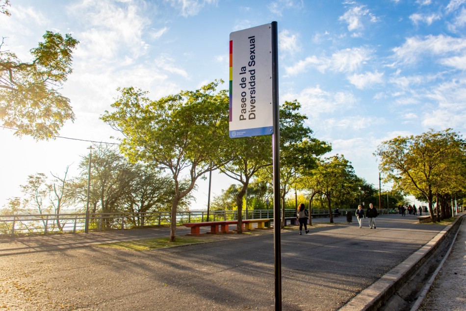 421541 | Nueva señalética en el Paseo de la Diversidad - Federico Fernández Peralta