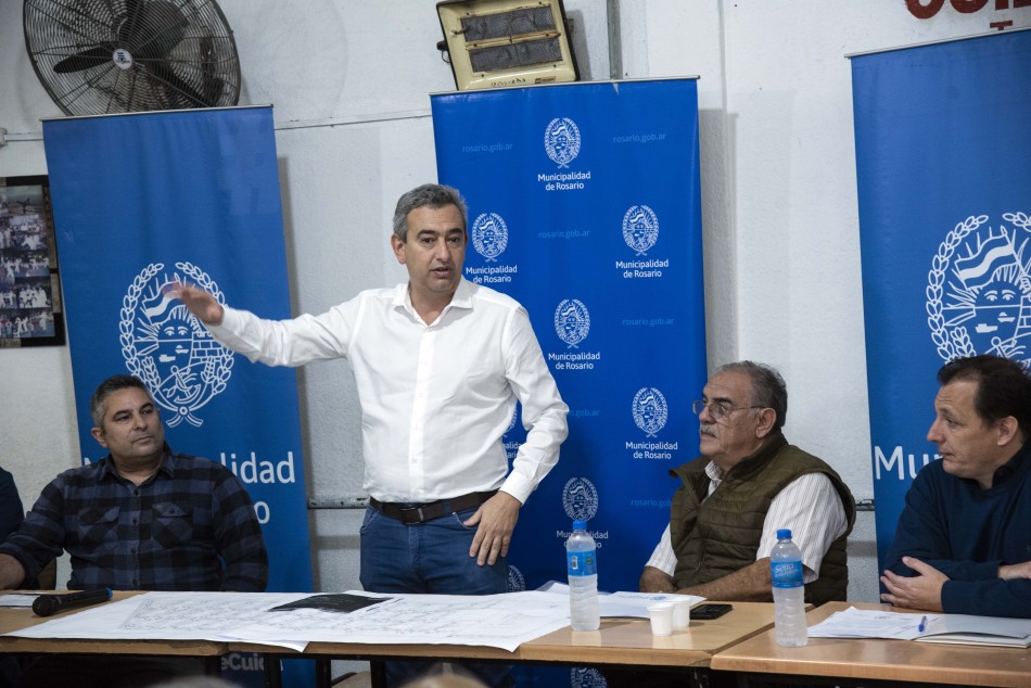 423275 | Firma y adjudicación obra de pavimento definitivo en barrio Uriburu y La Guardia - Subsecretaría de Comunicación Social (Silvio Moriconi)