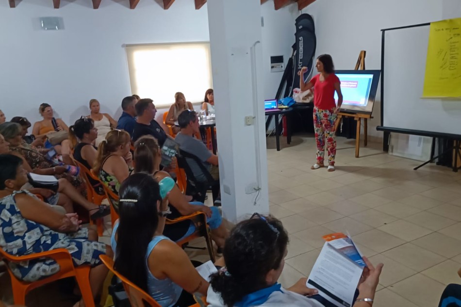 425566 | La formación es gratuita, dura de 12 meses y tiene una carga horaria de 8 horas semanales. - Municipalidad de Rosario (archivo)