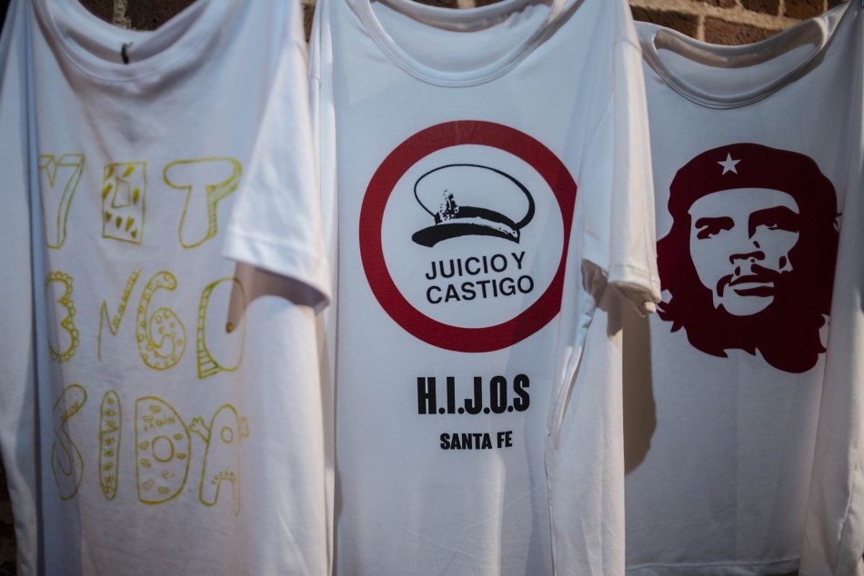426164 | Apertura muestra Una remera que diga... en CEL Che - Sec. de Cultura y Educación (Guillermo Turin Bootello)