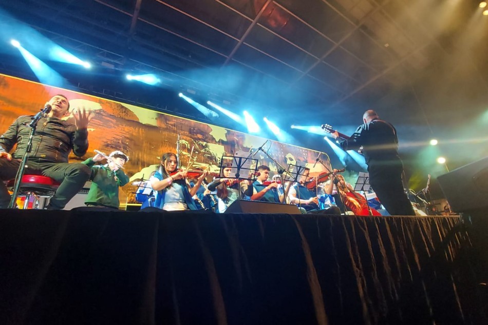 456844 | Organismos Infanto Juveniles del municipio junto a Divididos - Maia Rizza