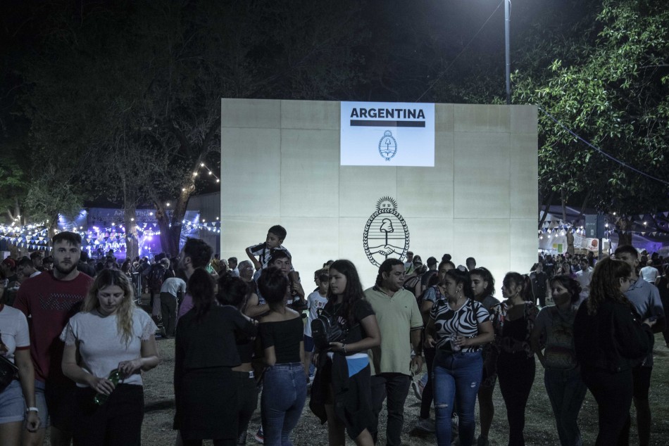 457121 | Stand argentino en Colectividades - Sec. de Cultura y Educación (Guillermo Turin Bootello)