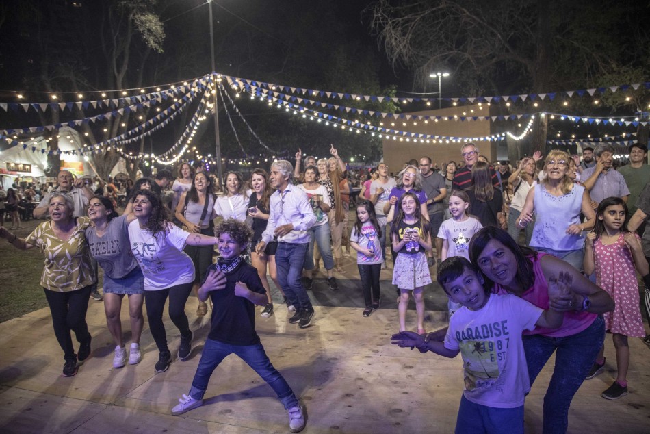457132 | Stand argentino en Colectividades - Sec. de Cultura y Educación (Guillermo Turin Bootello)