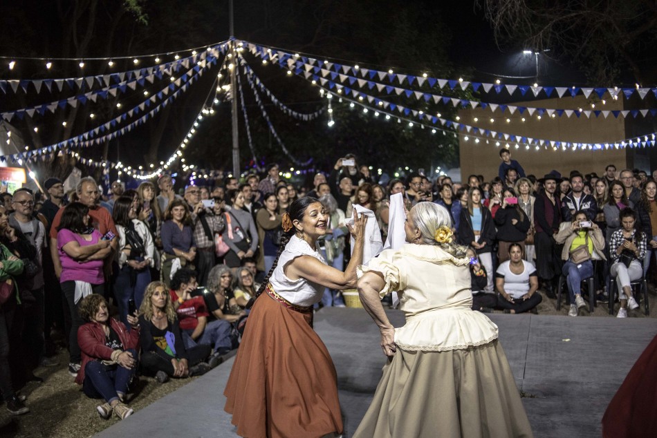 458533 | Stand Argentino en Colectividades - Sec. de Cultura y Educación (Guillermo Turin Bootello)