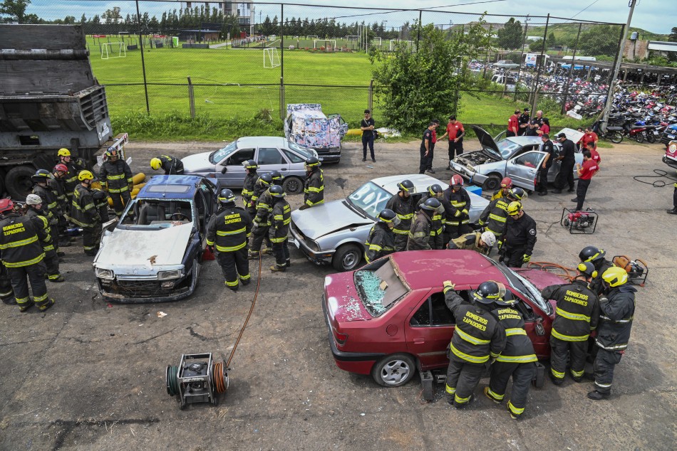 462441 | Simulacro de rescate de bomberos en el corralón municipal - Subsecretaría de Comunicación Social (Silvio Moriconi)