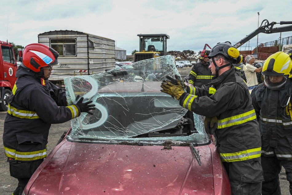 462446 | Simulacro de rescate de bomberos en el corralón municipal - Subsecretaría de Comunicación Social (Silvio Moriconi)