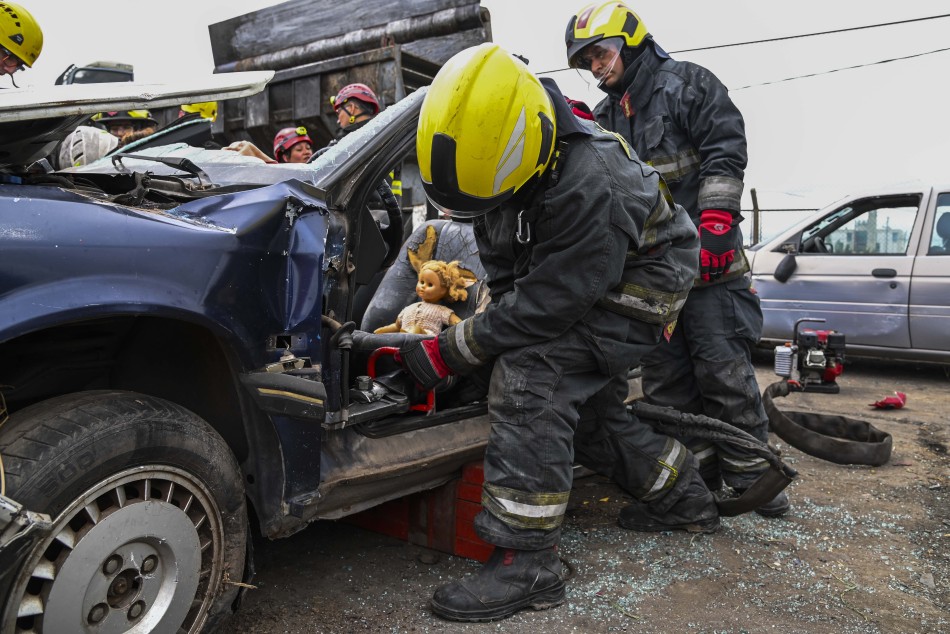 462448 | Simulacro de rescate de bomberos en el corralón municipal - Subsecretaría de Comunicación Social (Silvio Moriconi)