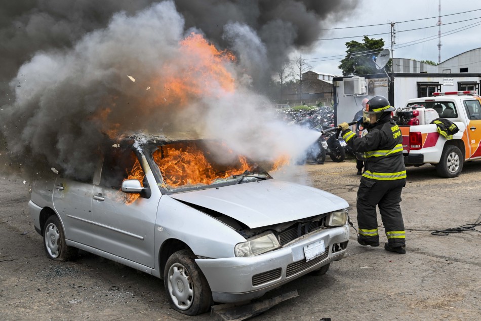 462452 | Simulacro de rescate de bomberos en el corralón municipal - Subsecretaría de Comunicación Social (Silvio Moriconi)