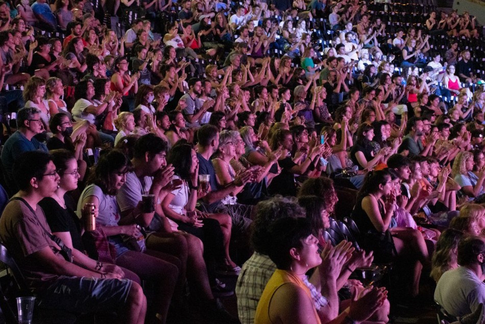 475374 | «Agitadoras en el Anfi» -