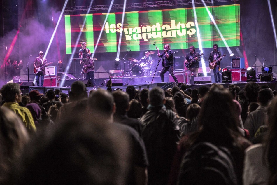 482225 | Vigilia por Malvinas en Parque Nacional a la Bandera - Sec. de Cultura y Educación (Guillermo Turin Bootello)