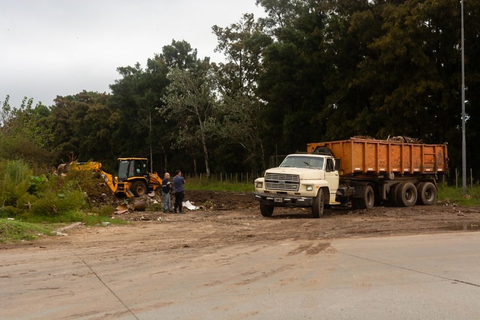486593 | El municipio trabaja en la erradicación de un punto crónico de arrojo de residuos en la zona noroe - Secretaría de Ambiente y Espacio Público (Juan Pablo Allegue)