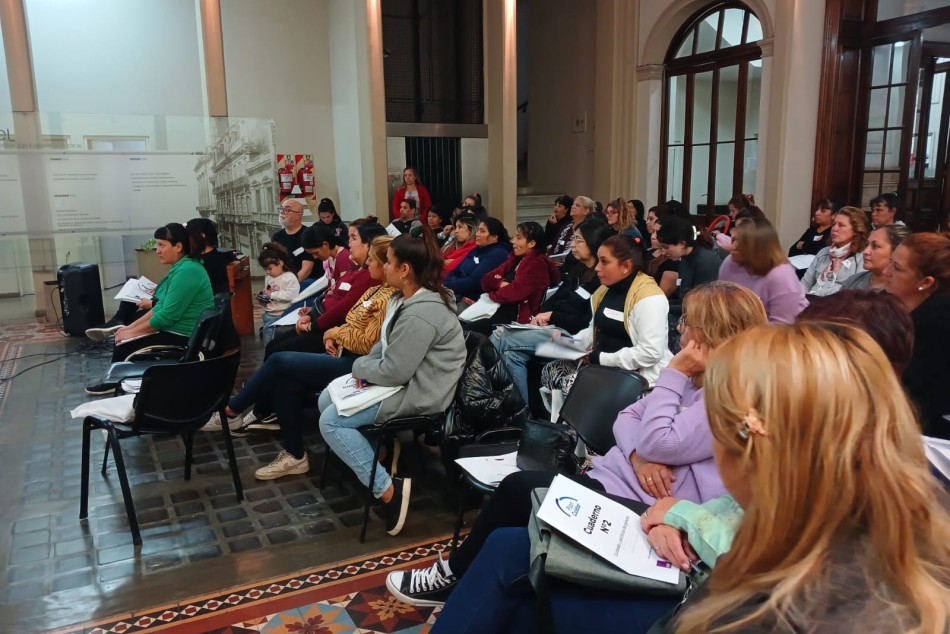 486864 | Plan Cuidar: representantes de ONG fueron capacitados por el municipio y la UNR - Esteban Pierce (archivo)