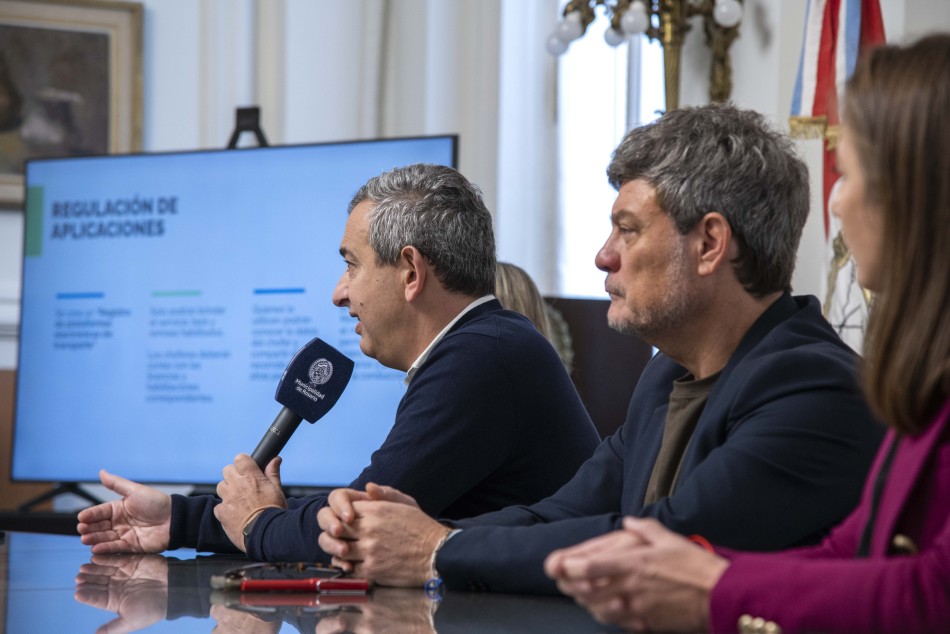 494701 | Reglamentación aplicaciones de taxis - Subsecretaría de Comunicación Social (Silvio Moriconi)