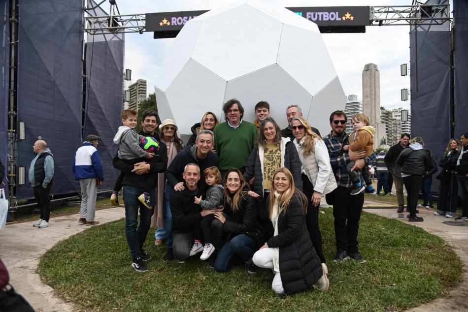 499779 | Presentación Monumento Rosario Capital Mundial del Fútbol - Subsecretaría de Comunicación Social (Jonatan Bustos)