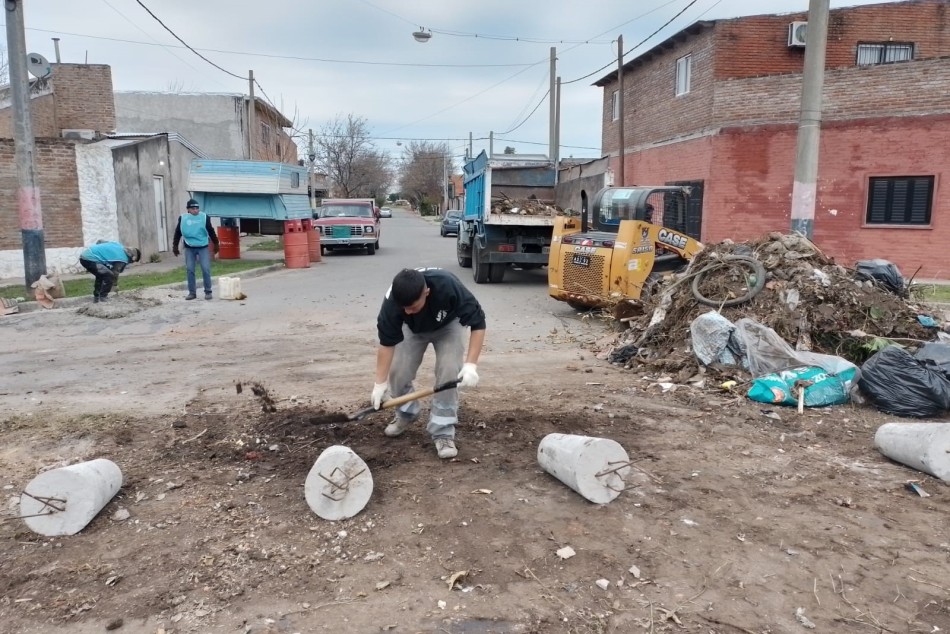 500073 | Se erradicó un punto crónico de arrojo de residuos en zona oeste - Secretaría de Ambiente y Espacio Público