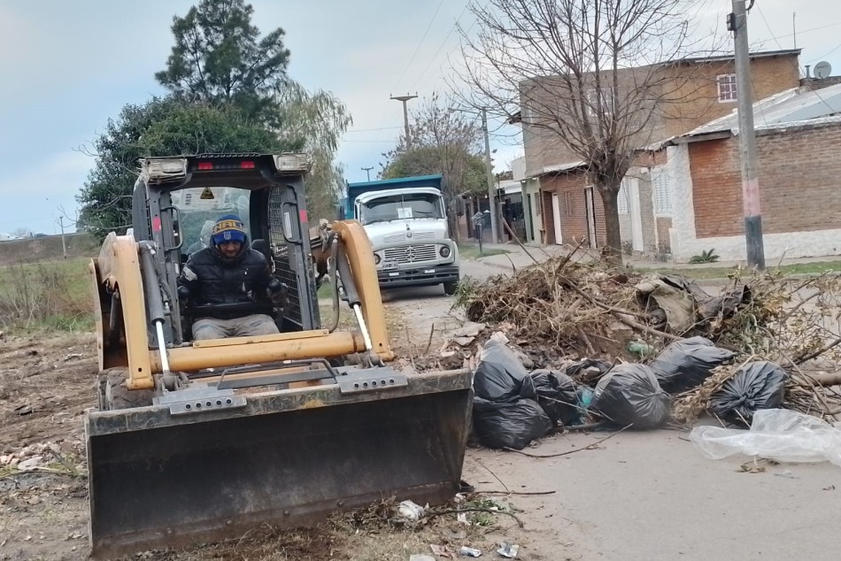 500070 | Se erradicó un punto crónico de arrojo de residuos en zona oeste - Secretaría de Ambiente y Espacio Público