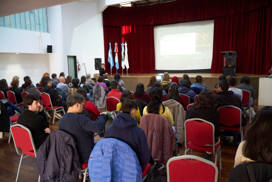 500983 | Entrega de Certificados Plan de Negocios - Subsecretaría de Comunicación Social (Daniel Cuart)