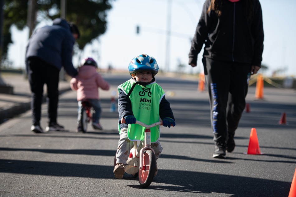 503634 | Estación Embarcaderos | Descanso al paso + clase de yoga - Subsecretaría de Comunicación Social (Jonatan Bustos)