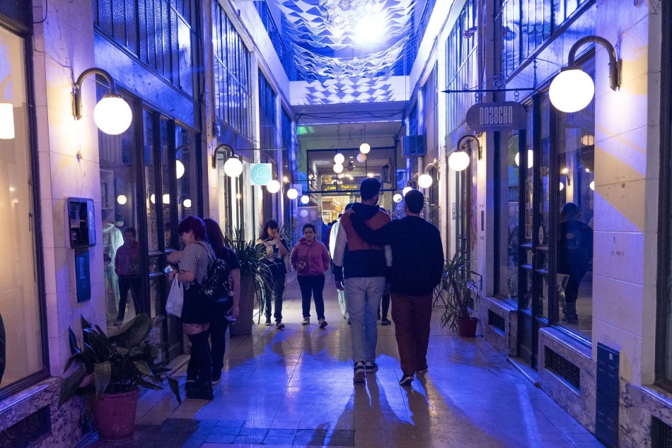 522194 | Noche de Peatonales  - Silvina La Calamita