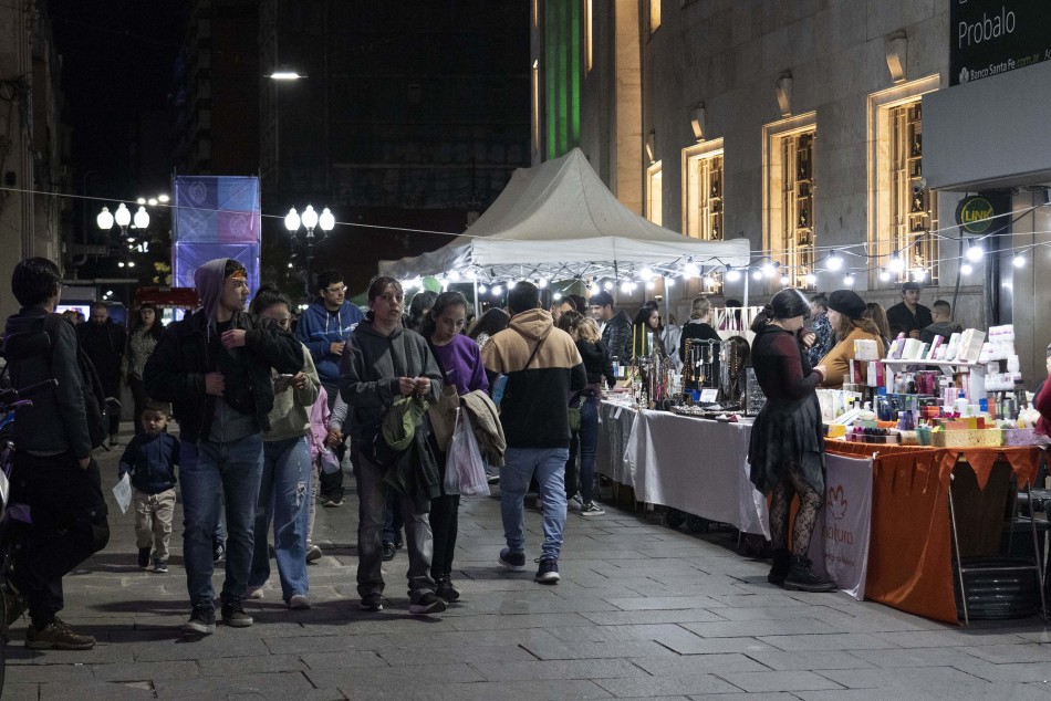 522203 | Noche de Peatonales  - Silvina La Calamita