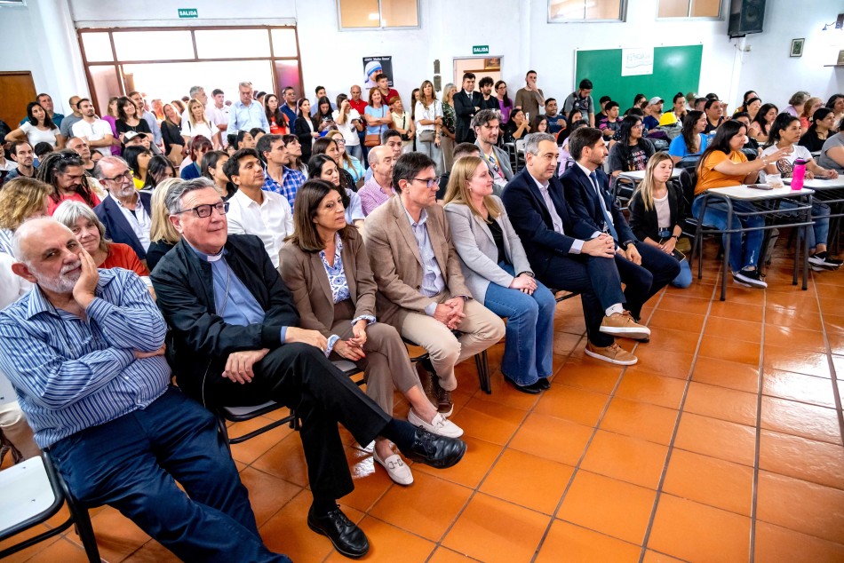 531851 | Firma Convenio Abre Puente Negro - Subsecretaría de Comunicación Social (Marcelo Beltrame))