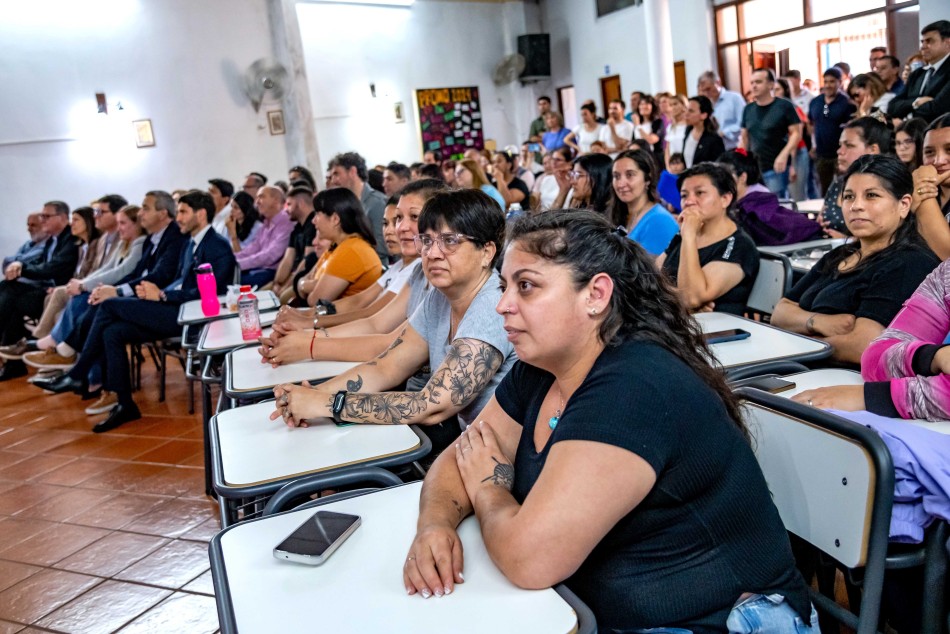 531852 | Firma Convenio Abre Puente Negro - Subsecretaría de Comunicación Social (Marcelo Beltrame))