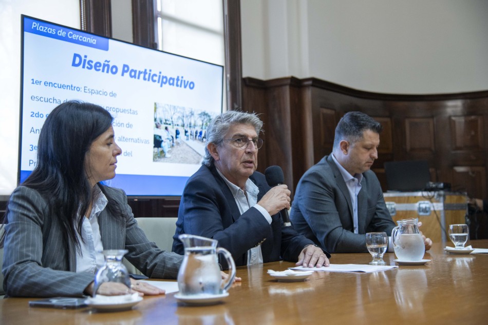 533141 | Apertura de sobres plazas de cercanía - Subsecretaría de Comunicación Social (Silvio Moriconi)