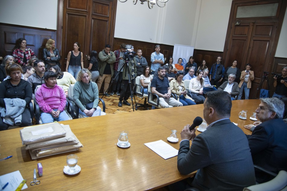 533144 | Apertura de sobres plazas de cercanía - Subsecretaría de Comunicación Social (Silvio Moriconi)