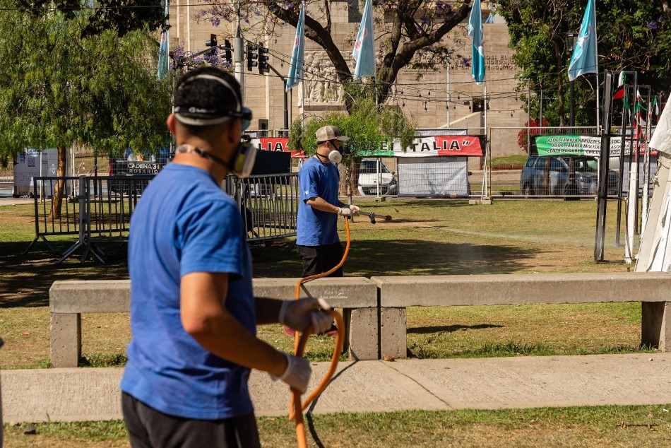 536541 | Operativo de fumigación en el Parque Nacional a la Bandera por Colectividades - Secretaría de Ambiente y Espacio Público (Juan Pablo Allegue)