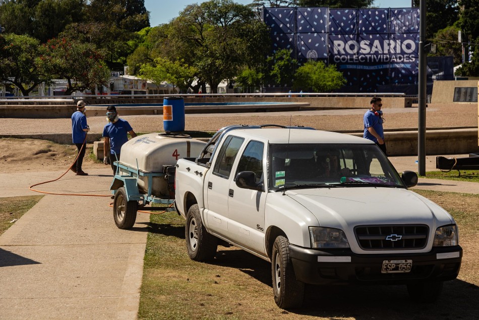 536540 | Operativo de fumigación en el Parque Nacional a la Bandera por Colectividades - Secretaría de Ambiente y Espacio Público (Juan Pablo Allegue - archivo)