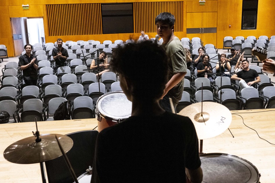 536800 | Visita de Pablo Pino (Cielo Razzo) al Ensamble de Música popular y urbana del Sudoeste - CMDSudoest - Silvina La Calamita