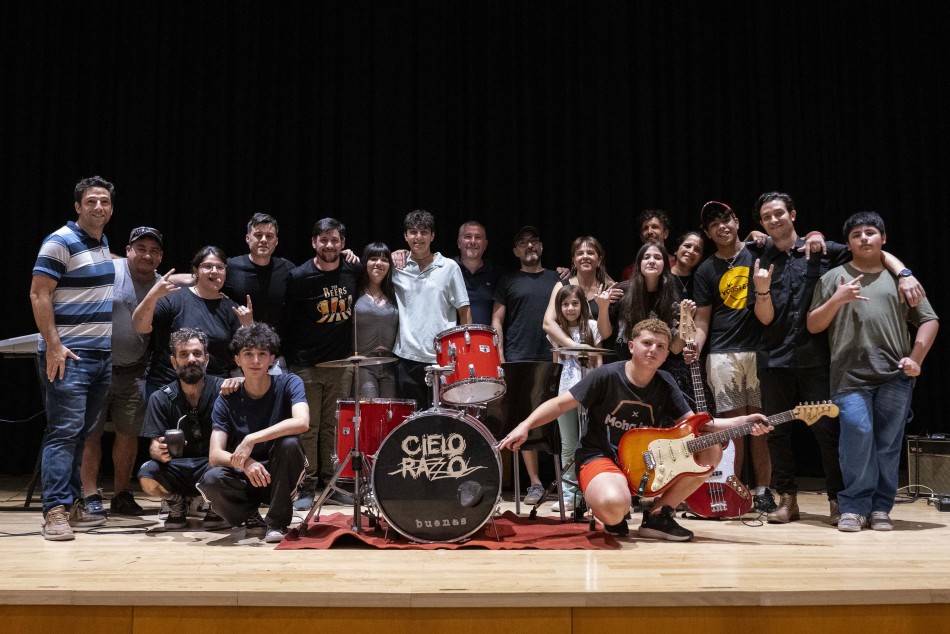 536814 | Visita de Pablo Pino (Cielo Razzo) al Ensamble de Música popular y urbana del Sudoeste - CMDS - Silvina La Calamita