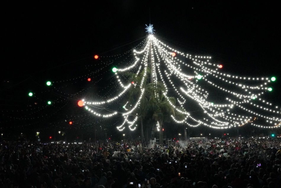 544078 | Encendido arbolito Oroño y Pellegrini - Silvina La Calamita