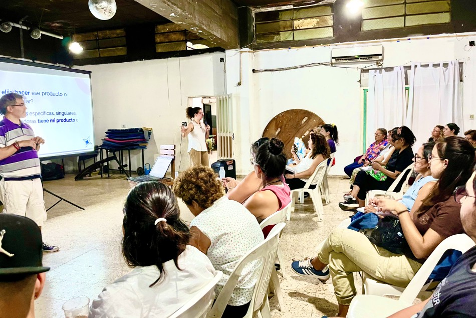 553099 | Rosario Emprende: arrancó la primera edición 2025 en todos los distritos de Rosario - Secretaría de Desarrollo Humano y Hábitat