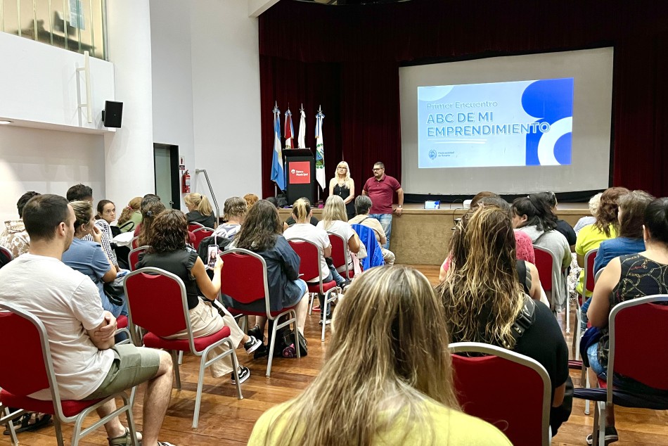 553107 | Rosario Emprende: arrancó la primera edición 2025 en todos los distritos de Rosario - Secretaría de Desarrollo Humano y Hábitat