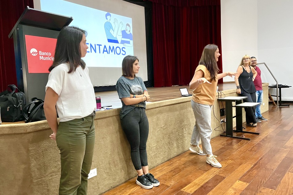 553111 | Rosario Emprende: arrancó la primera edición 2025 en todos los distritos de Rosario - Secretaría de Desarrollo Humano y Hábitat