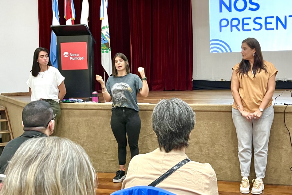 553115 | Rosario Emprende: arrancó la primera edición 2025 en todos los distritos de Rosario - Secretaría de Desarrollo Humano y Hábitat