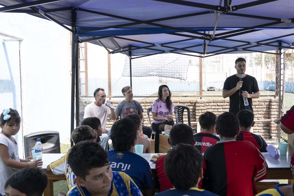 554672 | Lectura de Cuentos Previa al Clásico-Club Riviera  - Silvina La Calamita