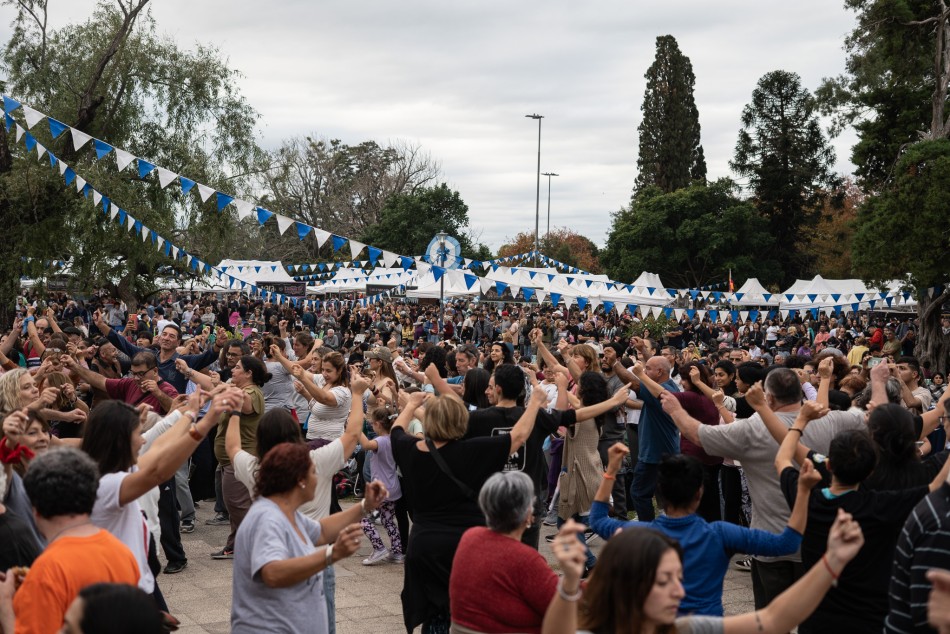 578918 | Fiesta patria a pleno: el Parque Alem se tiñe de celeste y blanco - Secretaría de Cultura y Educación