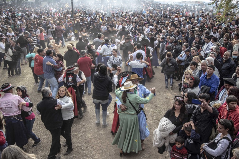 584990 | Día de la Bandera - Guillermo Turin Bootello