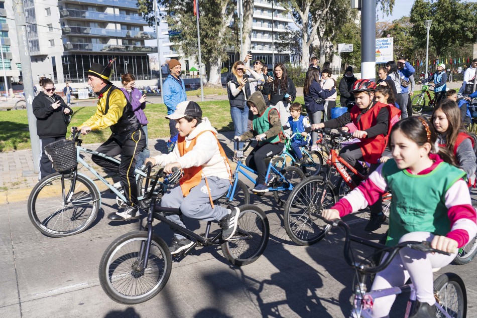 595687 | Bicicleteada - Estación Embarcadero - Sec. Cultura y Educación / Silvina La Calamita
